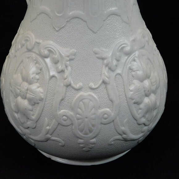 William Brownfield Donatello White Salt Glazed Pottery Embossed 7" Pitcher FLAW - Picture 5 of 12